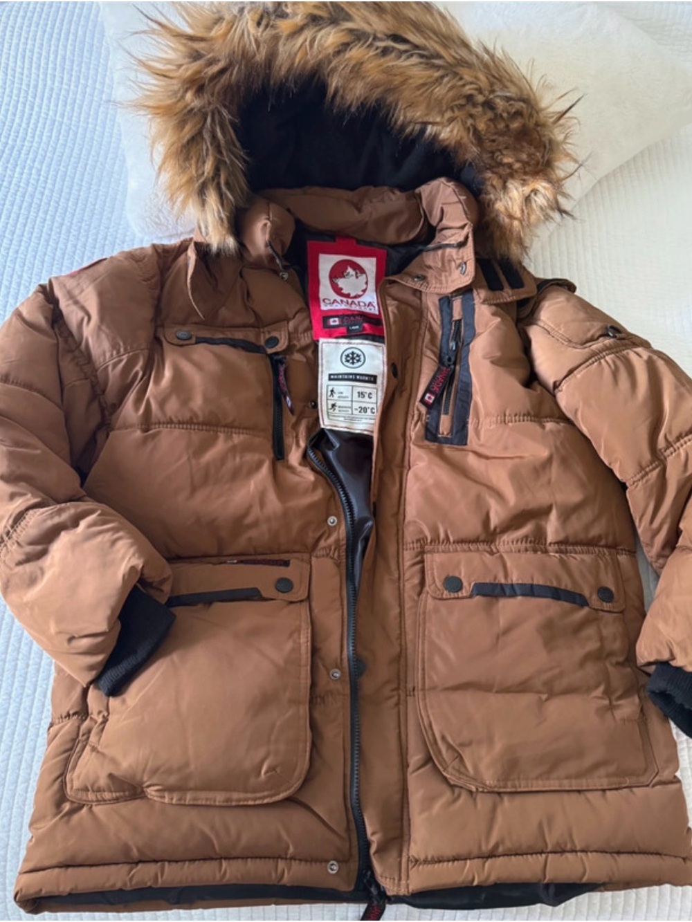 Canada Goose‑Style Women’s Brown Hooded Puffer Jacket with Faux Fur Trim
